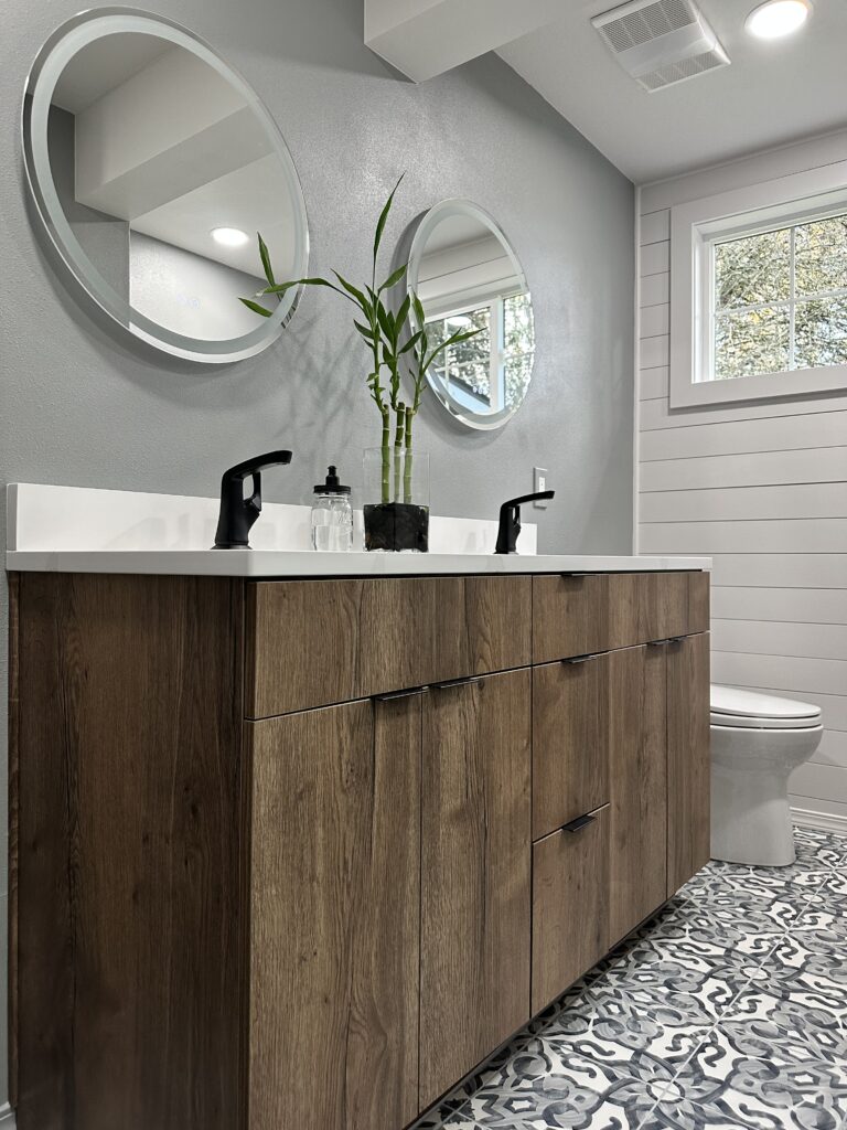 Traditional Bathroom Vanity